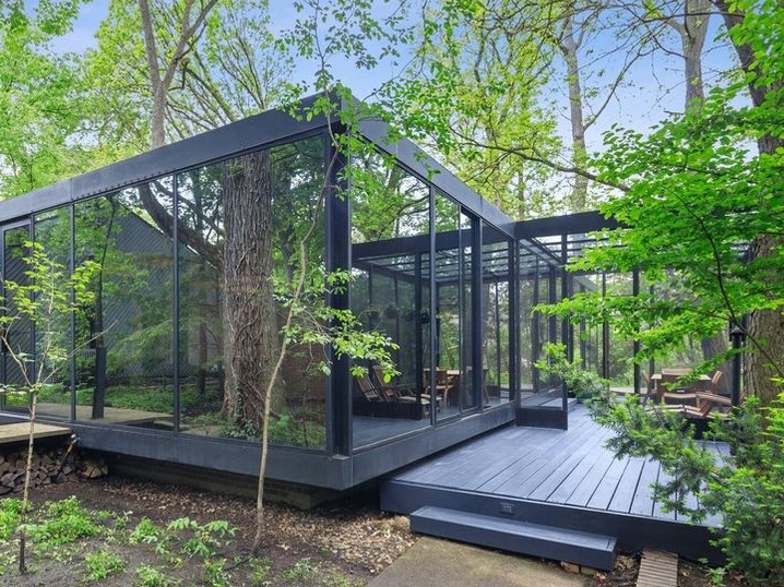 Black steel and glass house facade Illinois