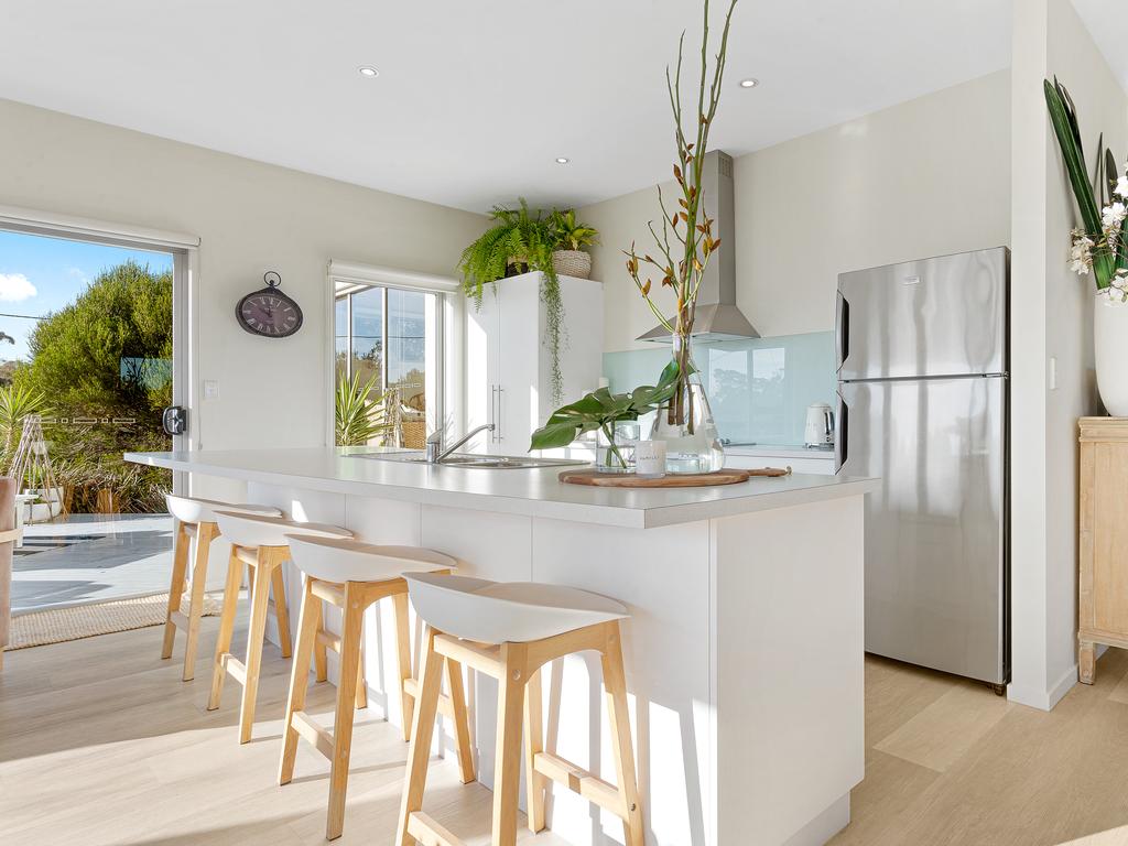 2 Pardalote Close, Opossum Bay. EIS.