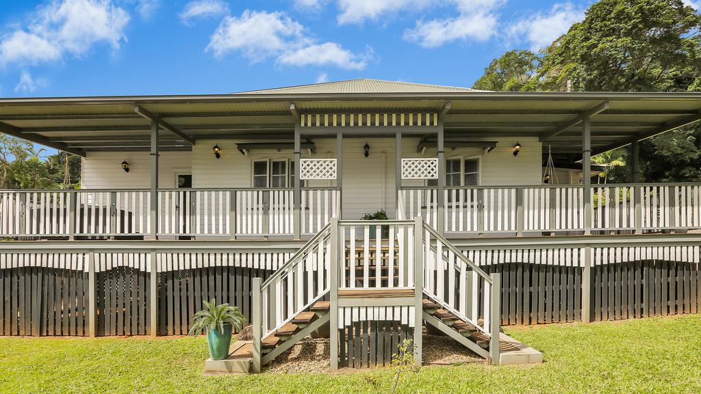 2A Martin St, Freshwater is a classic Queenslander which has been recently renovated to restore the home to it's original glory. It was also one the first houses to be built in the suburb and is now listed with Champions in Real Estate.