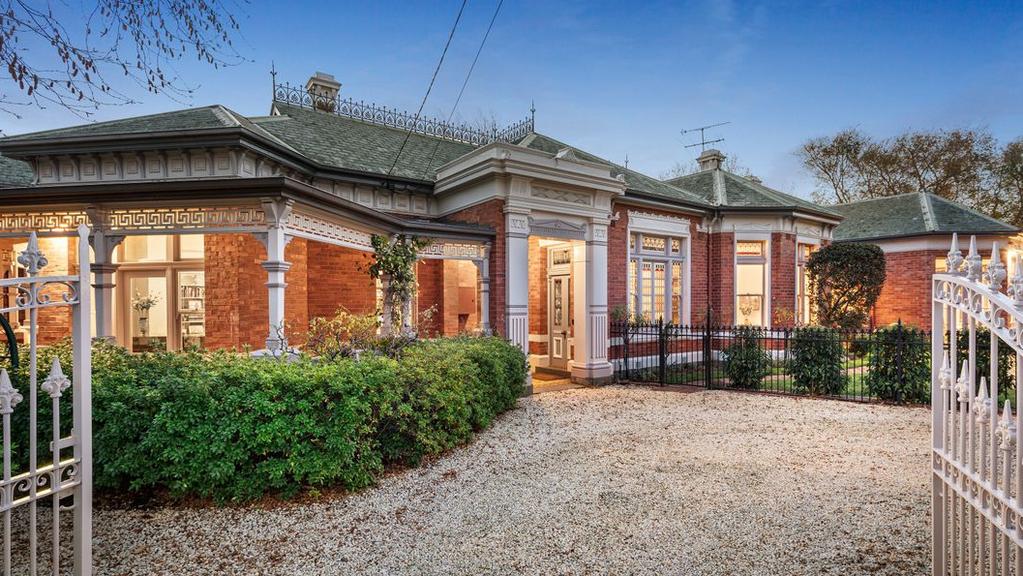 6 Thule Court, Brighton - for herald sun real estate