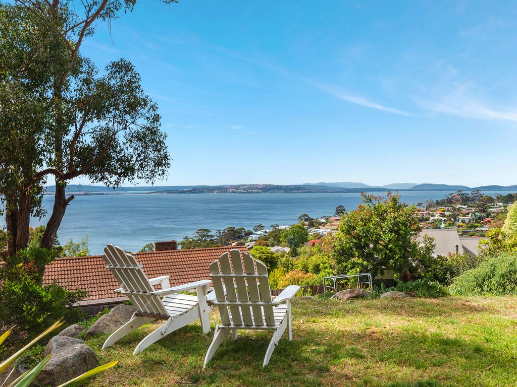 52 Kunama Close, Kingston Beach. Knight Frank.