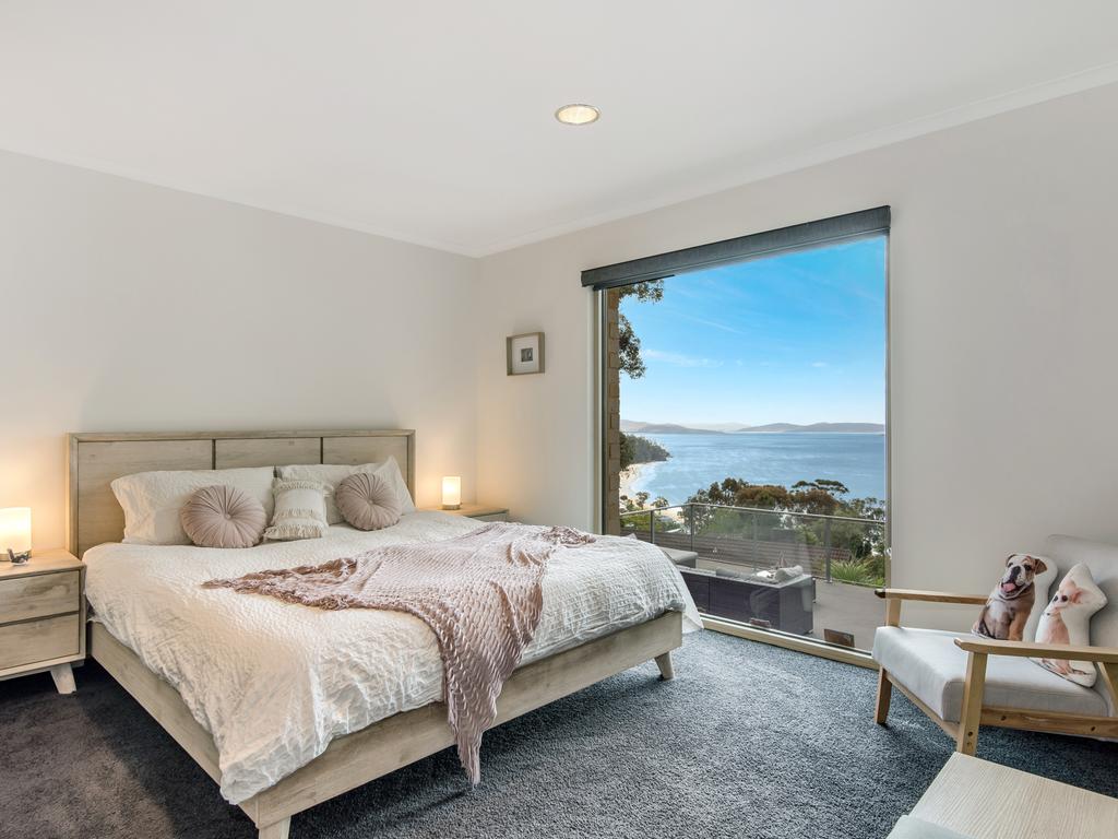 52 Kunama Close, Kingston Beach. Knight Frank.