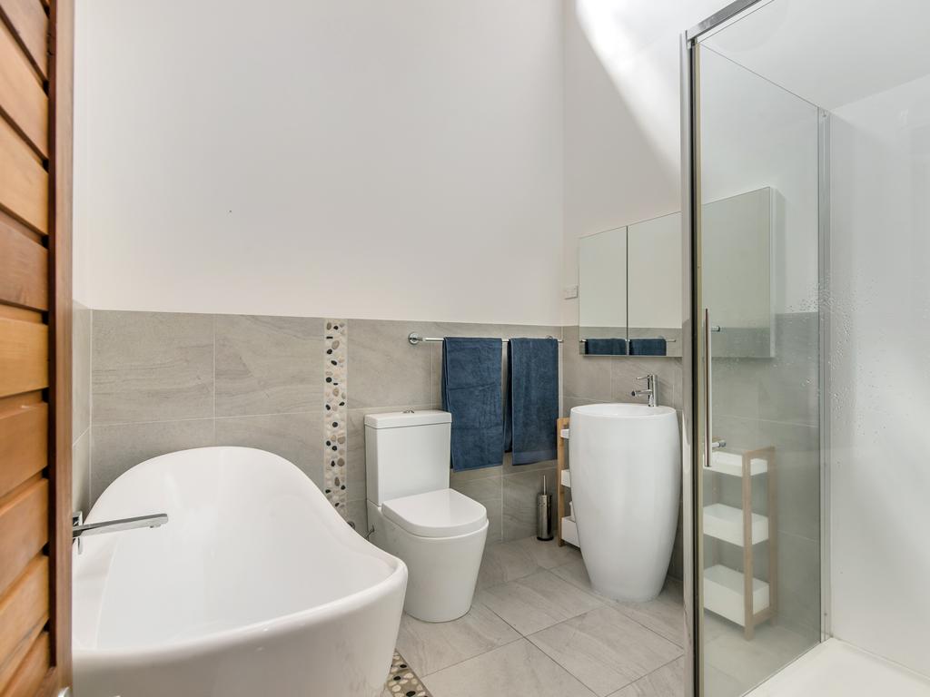 52 Kunama Close, Kingston Beach. Knight Frank.