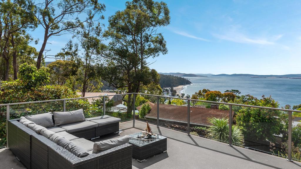 52 Kunama Close, Kingston Beach. Knight Frank.