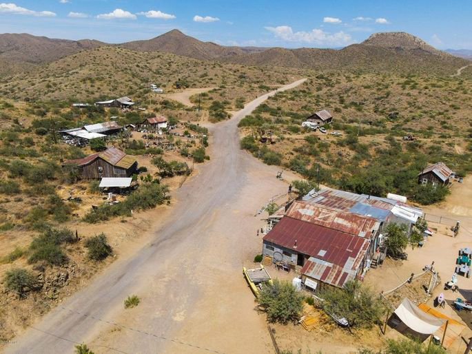 Cleator ghost town Arizona defunct buildings