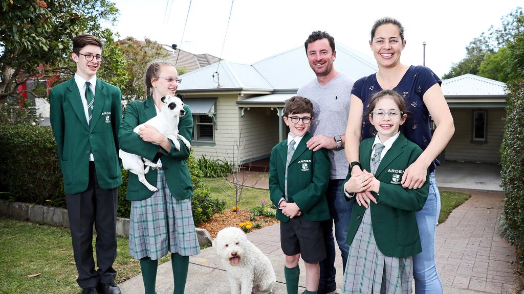 Family going to auction without reserve