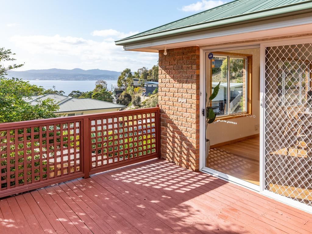 17 Gardenia Grove, Sandy Bay. Petrusma.