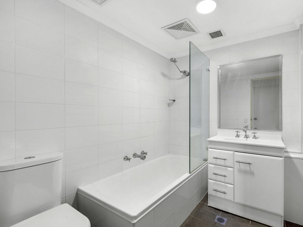 Supplied Editorial 5/23-31 Whistler Street Manly 2 Bed2 Bath1 Car $750 per week