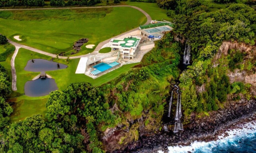 Inside Bieber's Hawaiian rental. Photo: Concierge