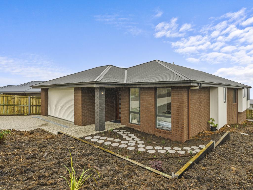 855 Oceana Drive, Tranmere. Harcourts.