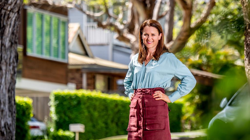 Nerida Conisbee outside beautiful houses