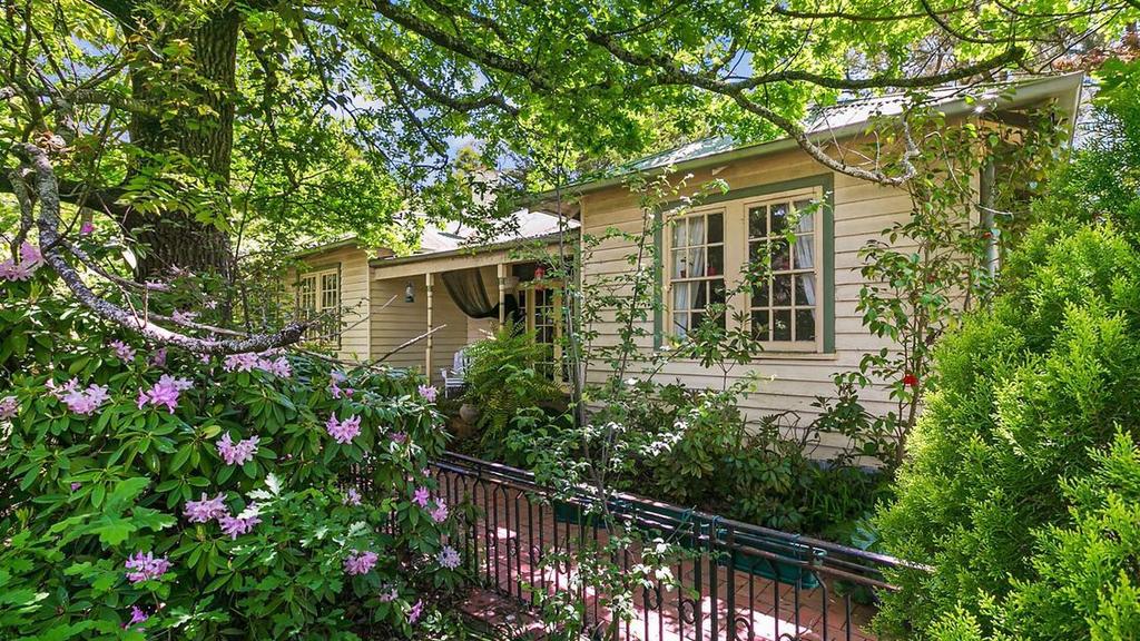 2 Morris Road, Woodend - for herald sun real estate