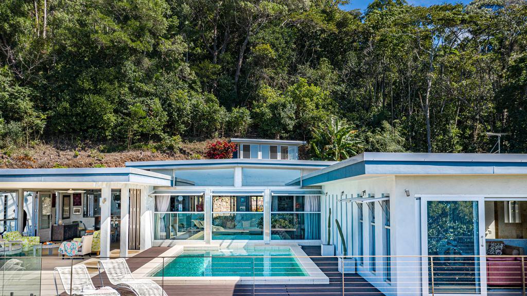 Cairns real estate: 1397 Mossman-Daintree Road, Rocky Point