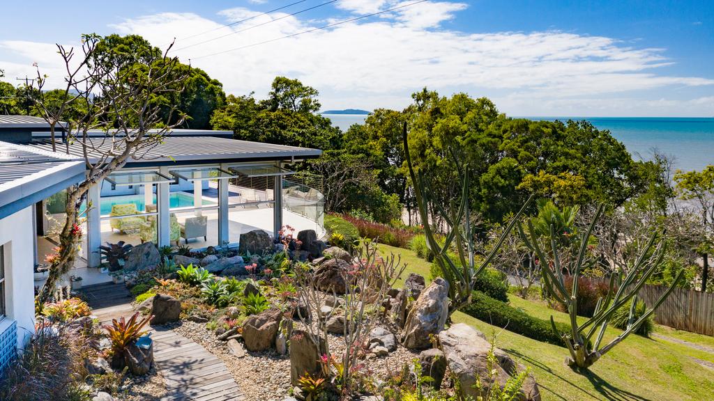 Cairns real estate: 1397 Mossman-Daintree Road, Rocky Point